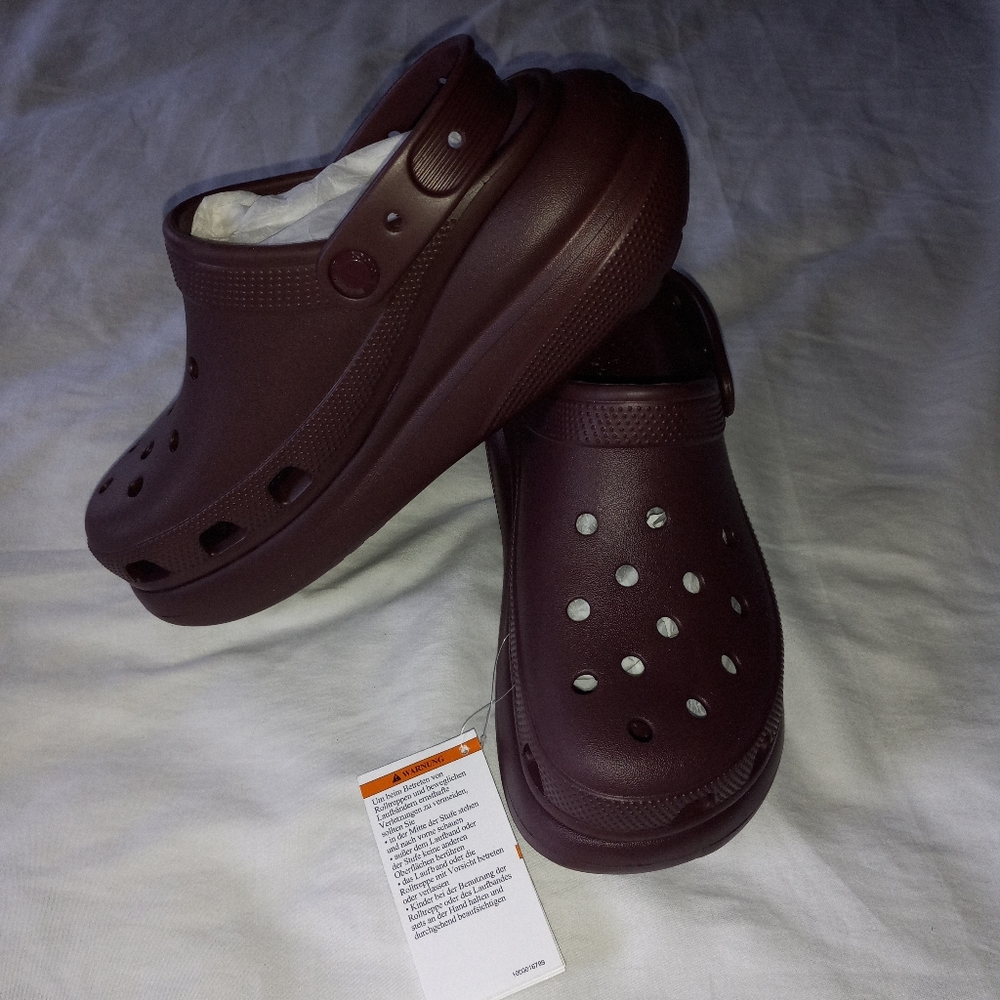 Crocs Crush Clogs Sz:8 Color:Dark Cherry NWT